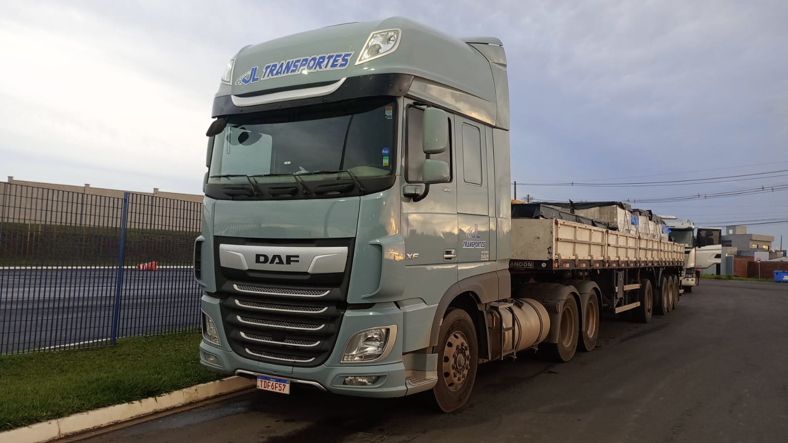 WhatsApp Image 2025-02-05 at 18.37.25.jpeg